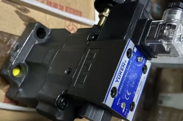 YUKEN油压电磁换向阀BSG-03-2B3B-A200-48/SHTS-RY942